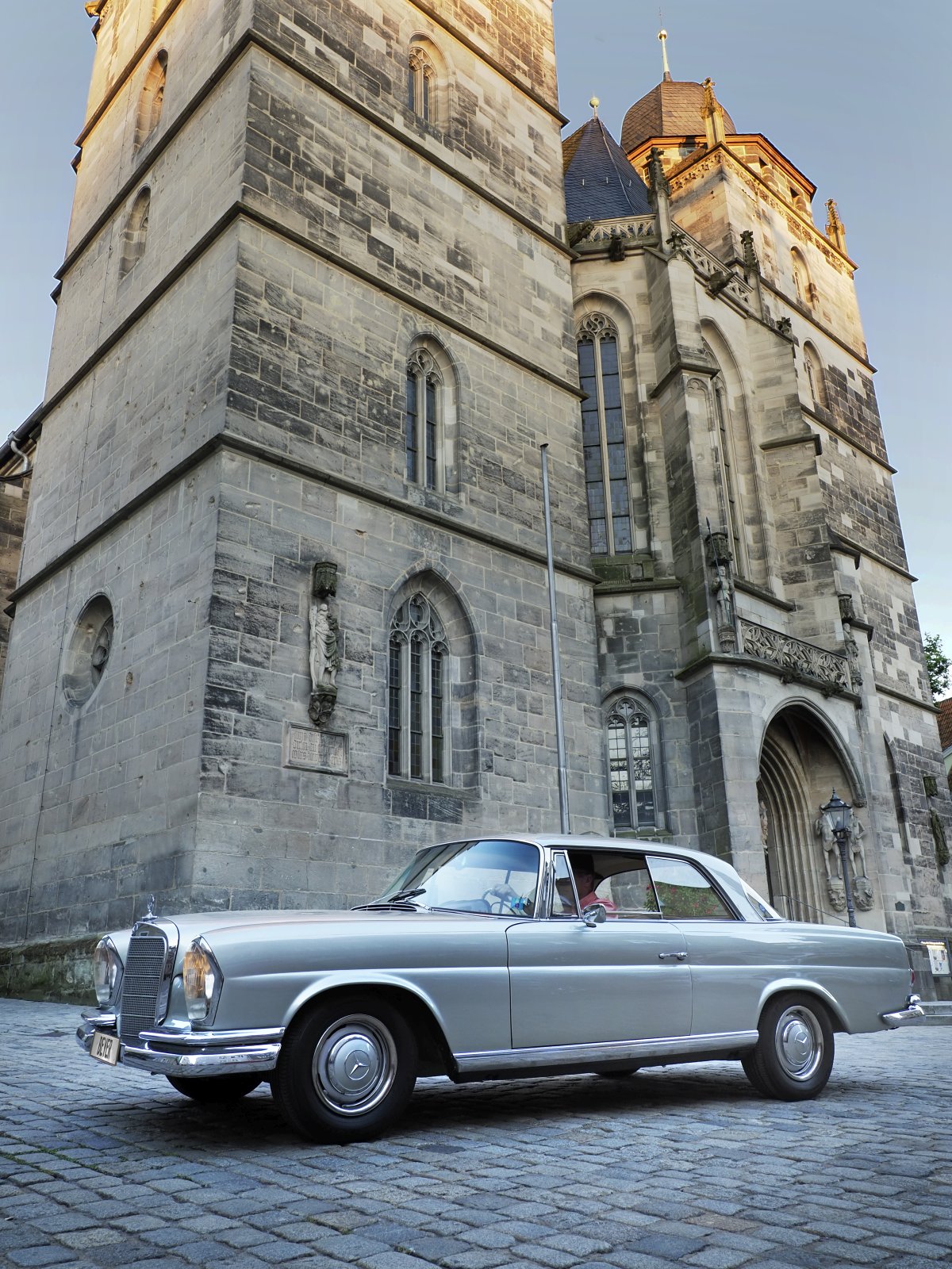 Mercedes W111 - Historie und Moderne